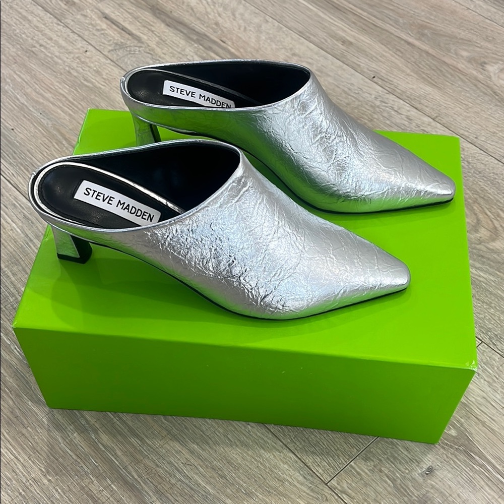 NWT Steve Madden Silver Women's Mules Size: 5.5